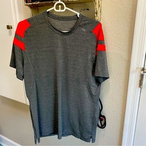 Beautiful Men’s Lululemon Short Sleeve Shirt